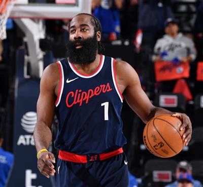Controle de bola quente! Harden acertou todos os 4 arremessos no primeiro quarto e marcou 14 pontos, incluindo 2 de 2 de três pontos.