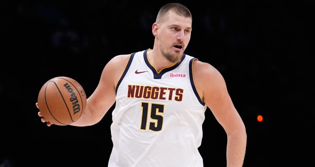 Jokic 19+7+8 e Gordon 17 pontos, o Nuggets estabeleceu uma vantagem de 8 pontos no intervalo