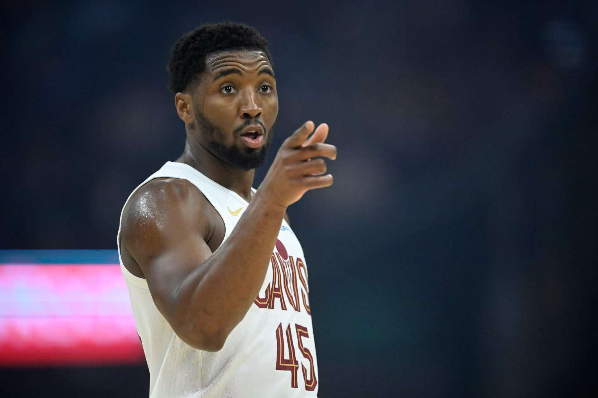 Os Cavaliers marcaram 41 pontos no primeiro quarto e marcaram mais de 40 pontos em um único quarto pela terceira vez nesta temporada. Mitchell e Mobley marcaram 27 pontos juntos.