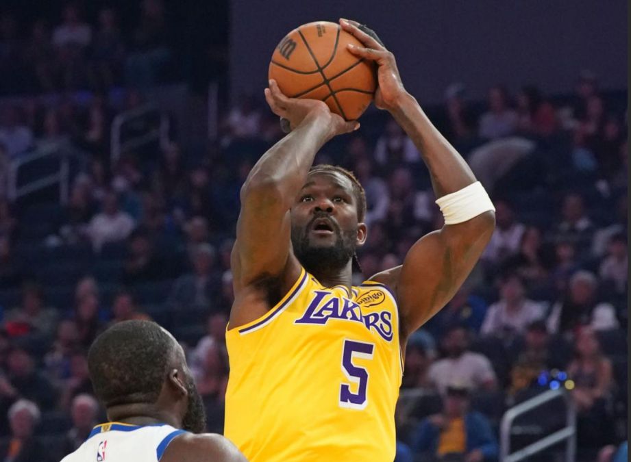 Os dois mestres se revezam para alimentar um ao outro! Reeves e Doncic combinaram 52 assistências para Ayton