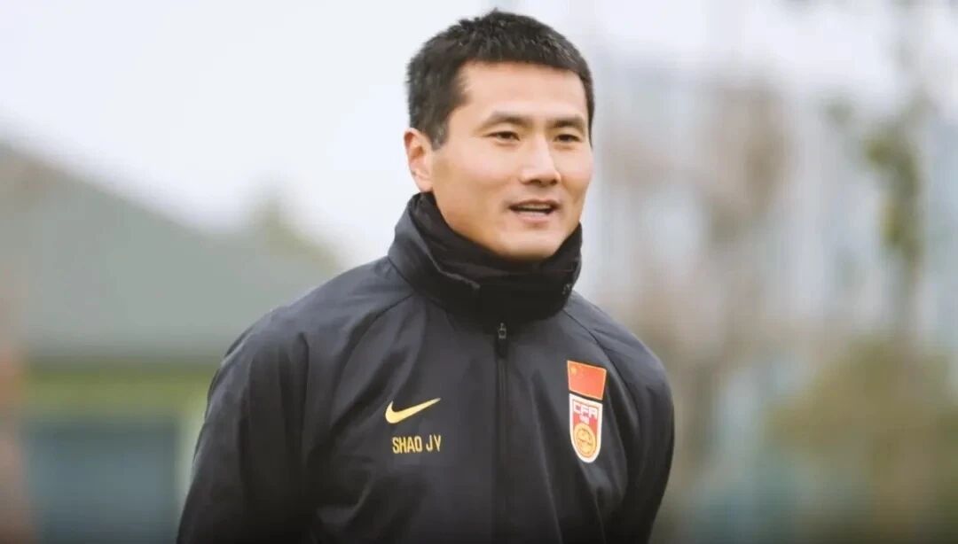 Notícias de futebol: Os últimos treinadores estrangeiros da seleção nacional de futebol têm sido insatisfatórios. É compreensível dar uma chance a Shao Jia.